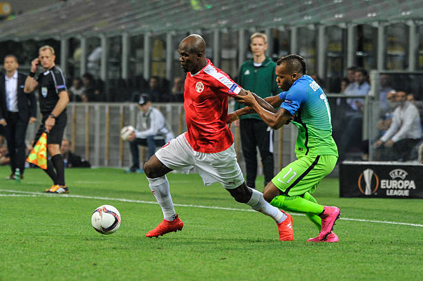 或篮板拼抢 或篮板拼抢